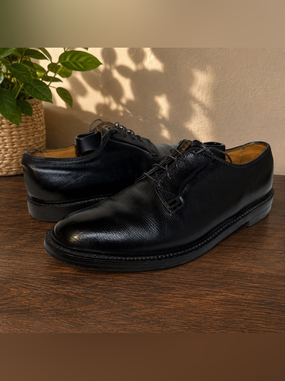 Vintage Florsheim Imperial 92611 11D Black V-Cleat 5 Nail Derby USA